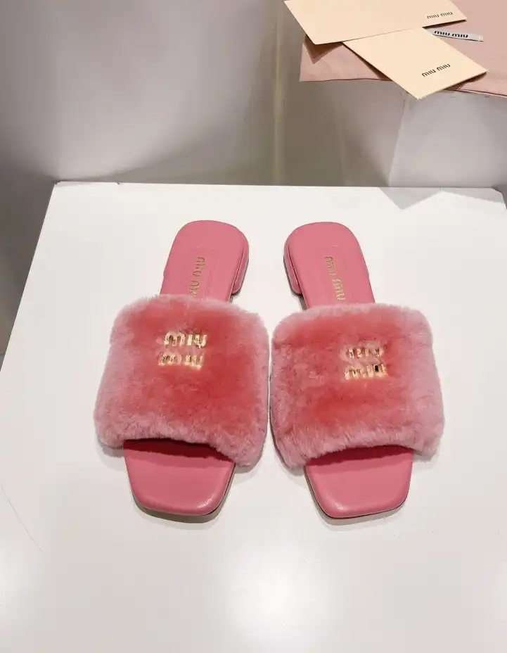 hype Miu Miu Slippers