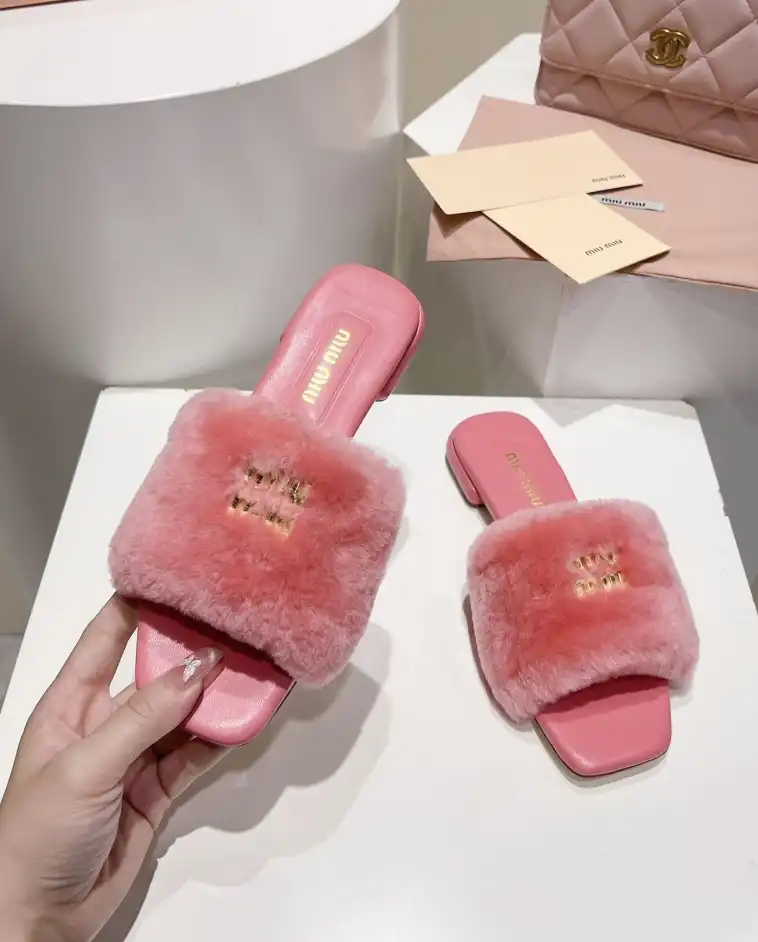 hype Miu Miu Slippers