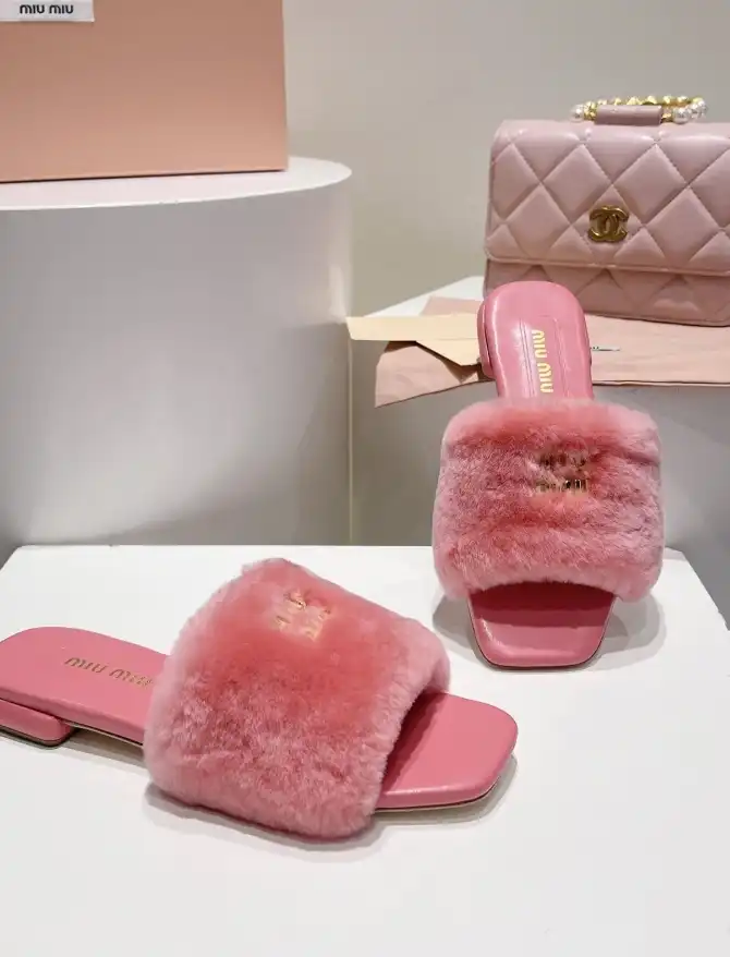 hype Miu Miu Slippers