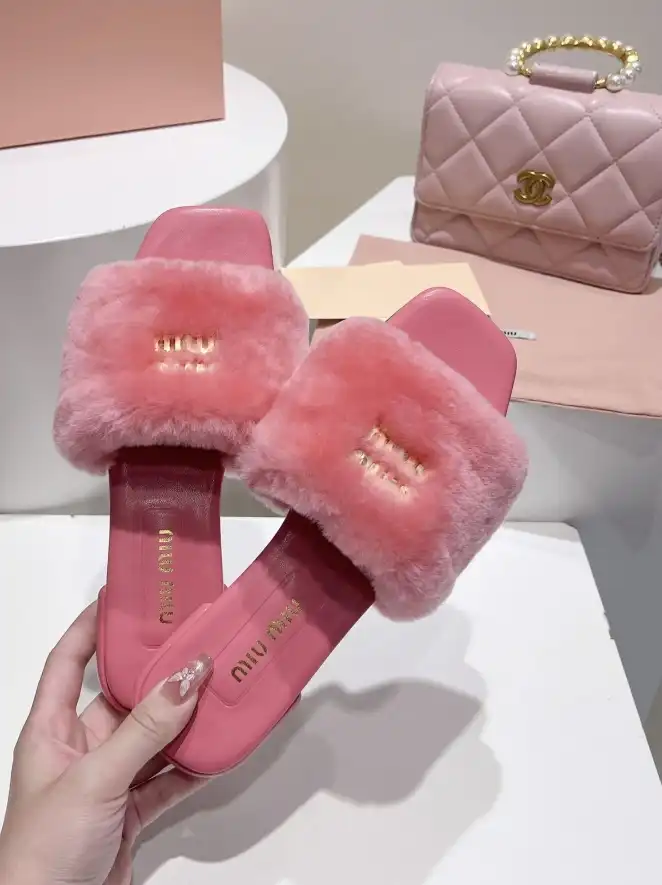 hype Miu Miu Slippers