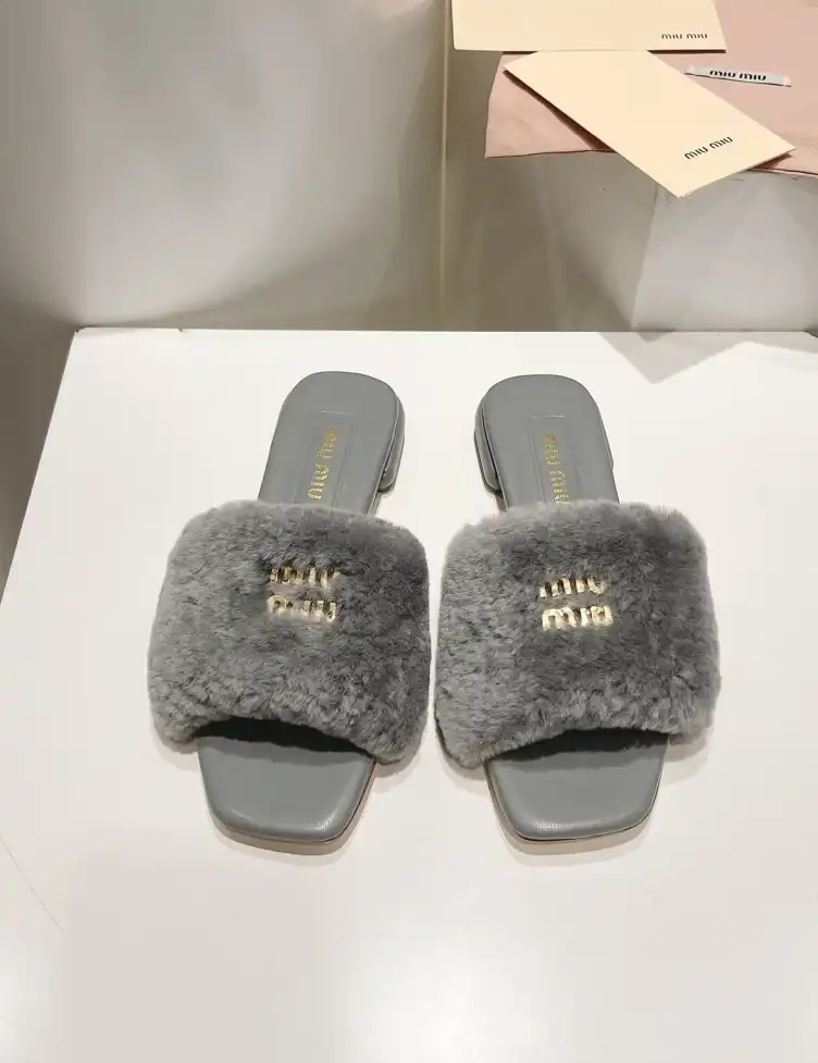 hype Miu Miu Slippers