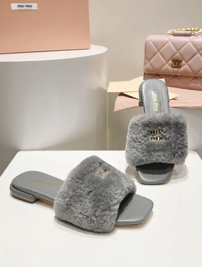 hype Miu Miu Slippers