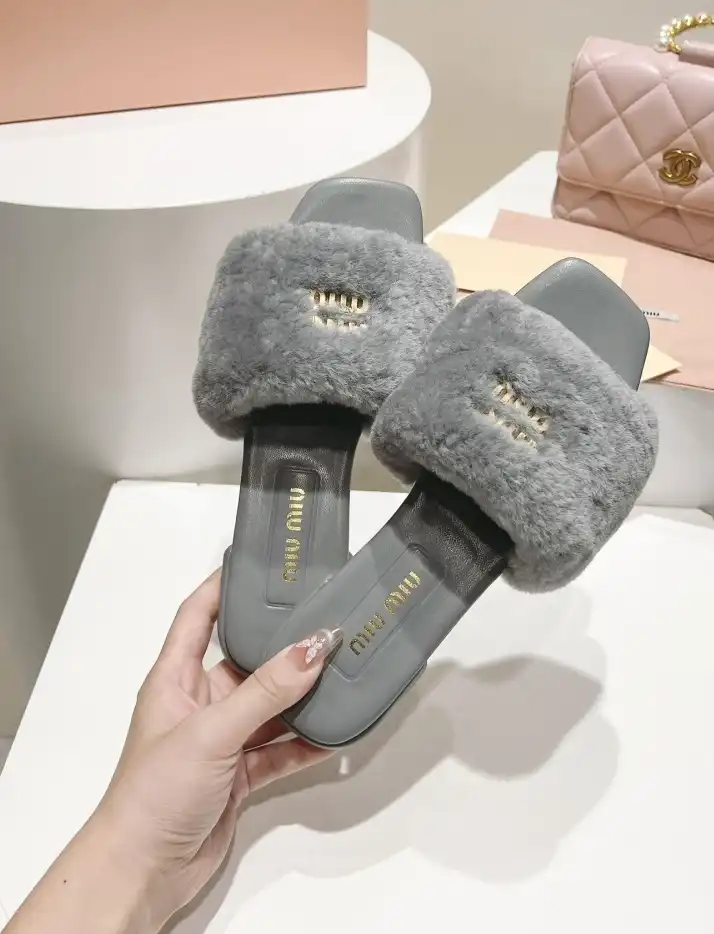 hype Miu Miu Slippers