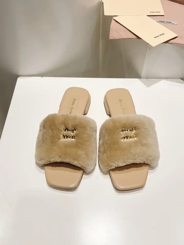 hype Miu Miu Slippers