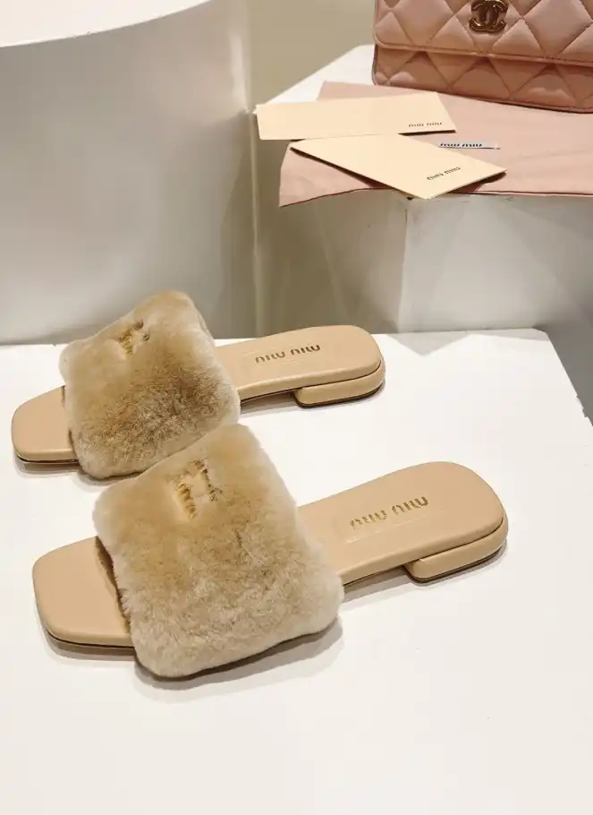 hype Miu Miu Slippers