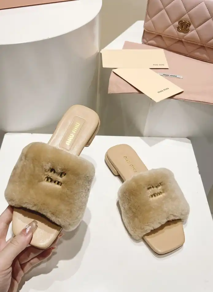 hype Miu Miu Slippers