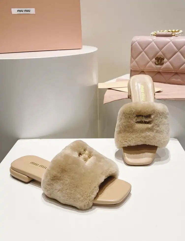 hype Miu Miu Slippers