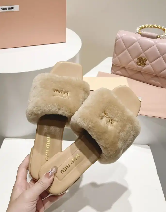 hype Miu Miu Slippers