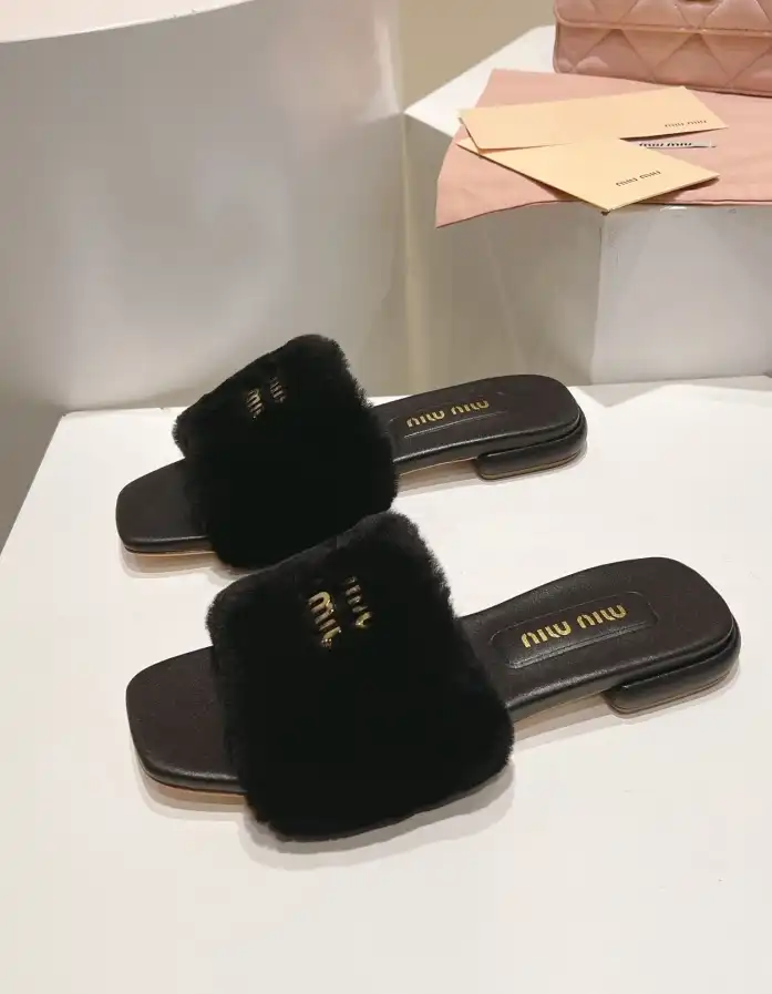 hype Miu Miu Slippers