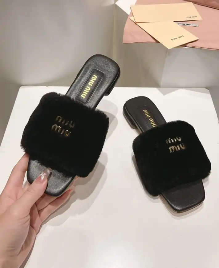 hype Miu Miu Slippers