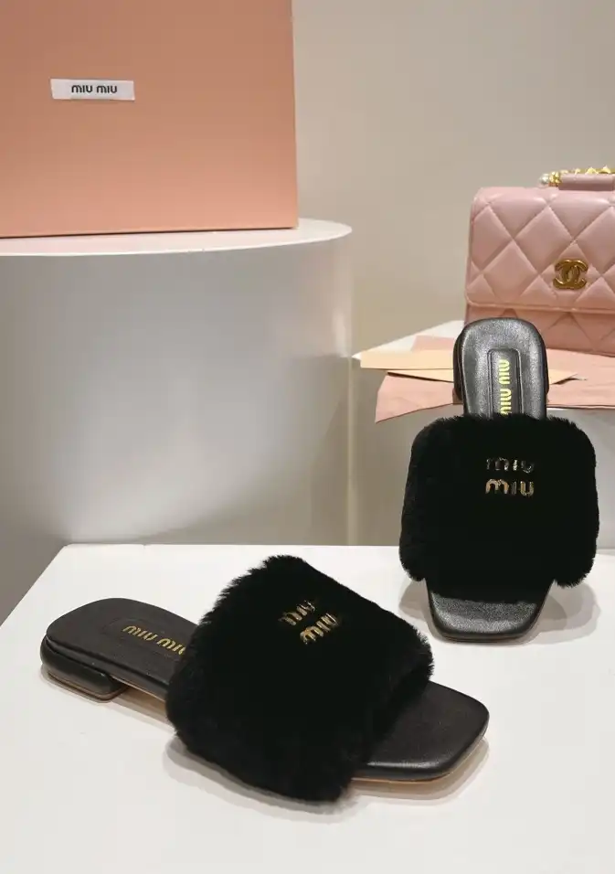 hype Miu Miu Slippers