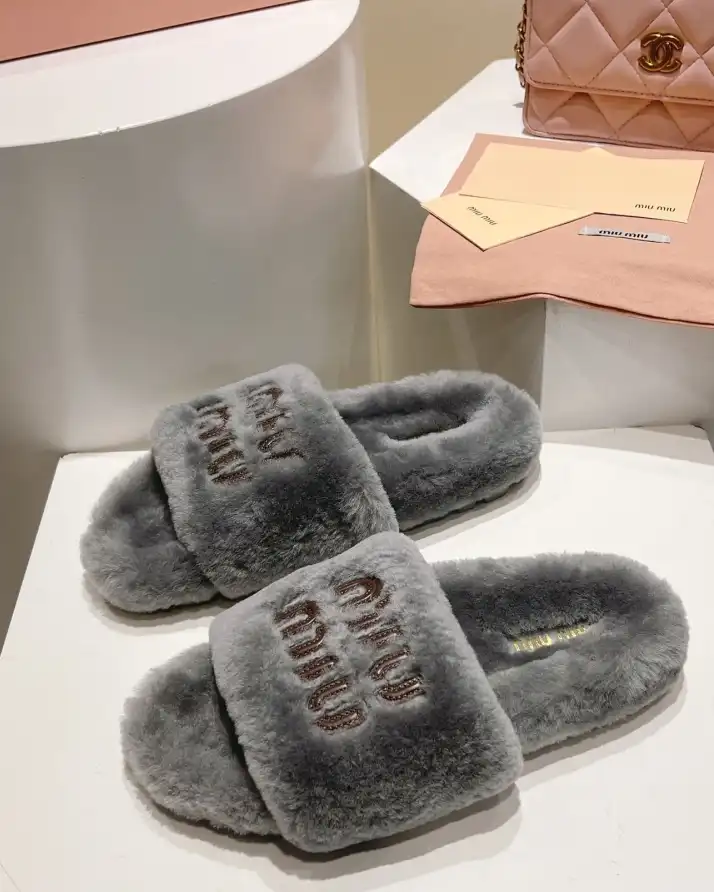 hype Miu Miu Slippers