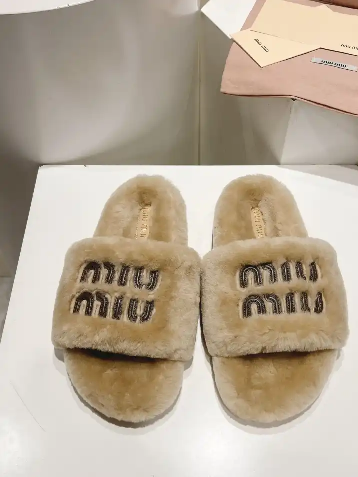 hype Miu Miu Slippers