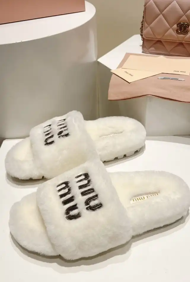 hype Miu Miu Slippers