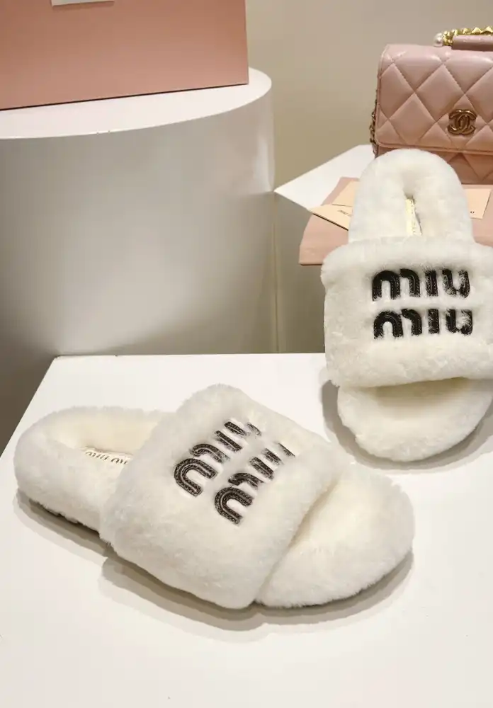 hype Miu Miu Slippers