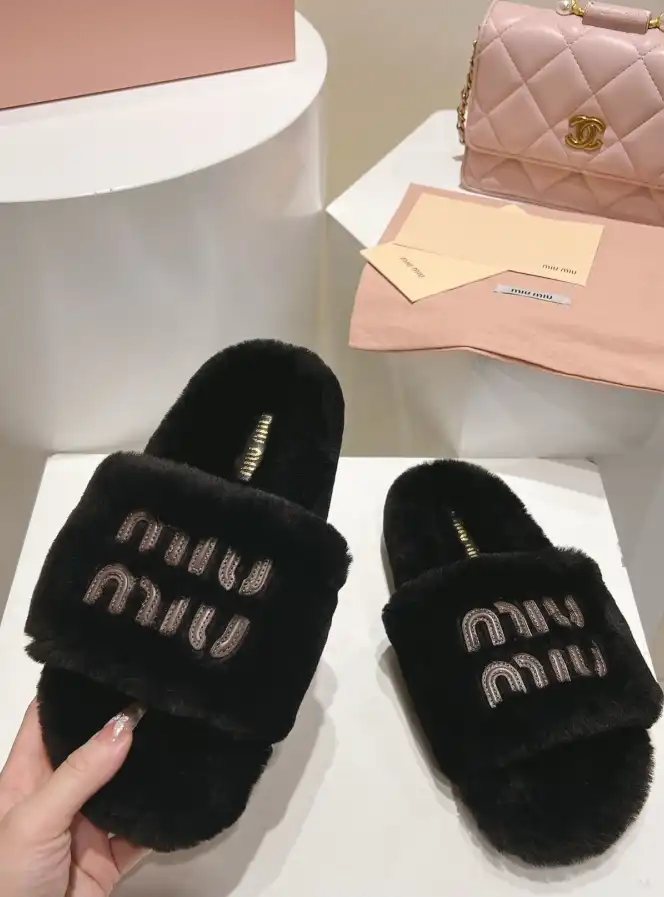 hype Miu Miu Slippers