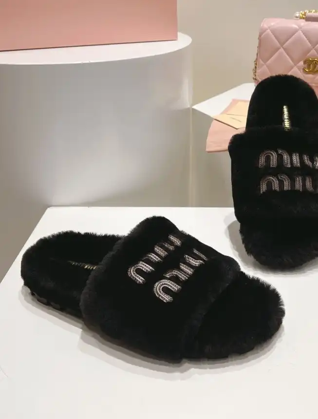 hype Miu Miu Slippers