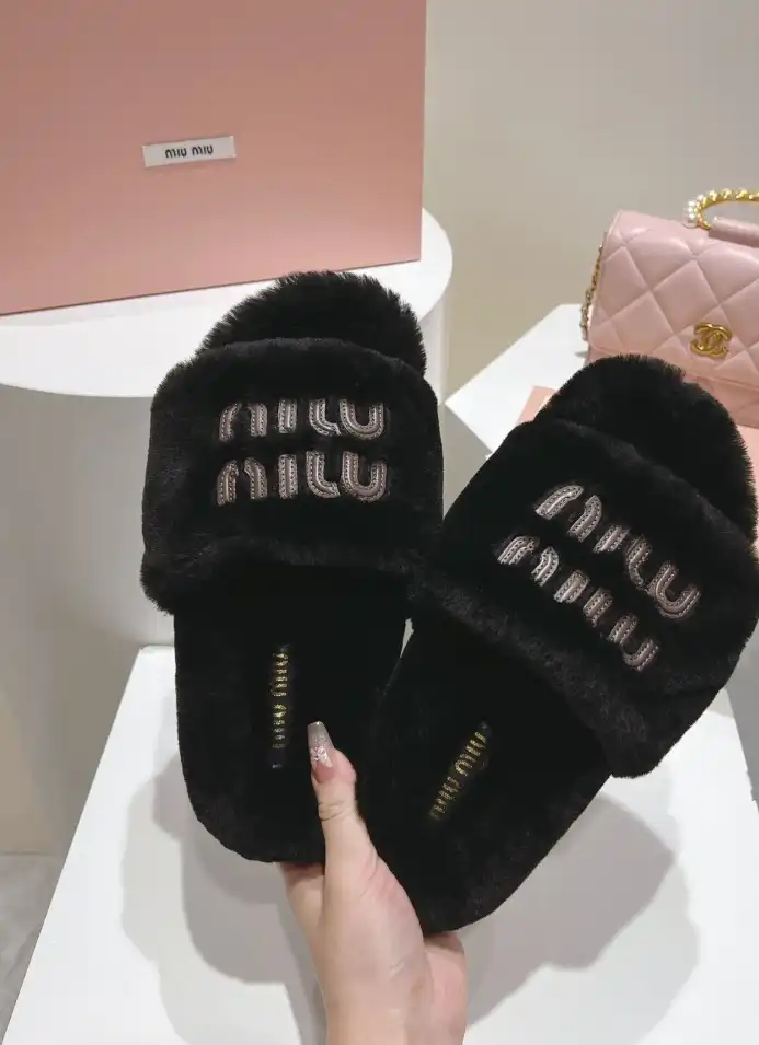 hype Miu Miu Slippers