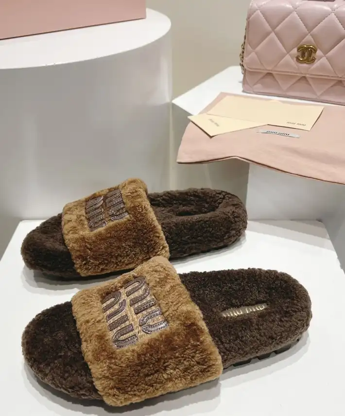 hype Miu Miu Slippers