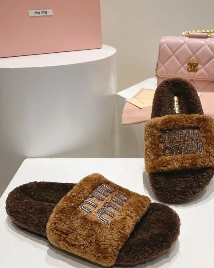 hype Miu Miu Slippers