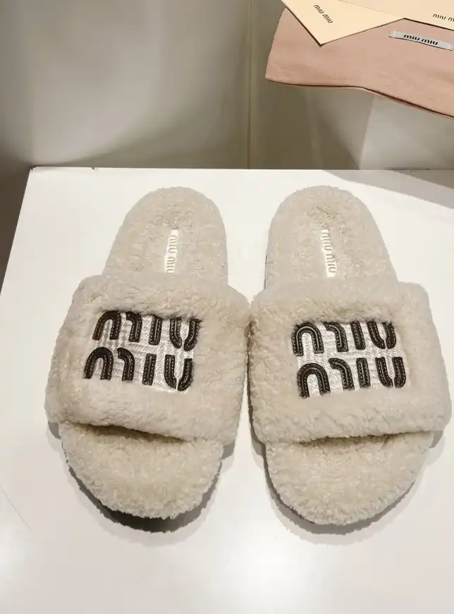 hype Miu Miu Slippers