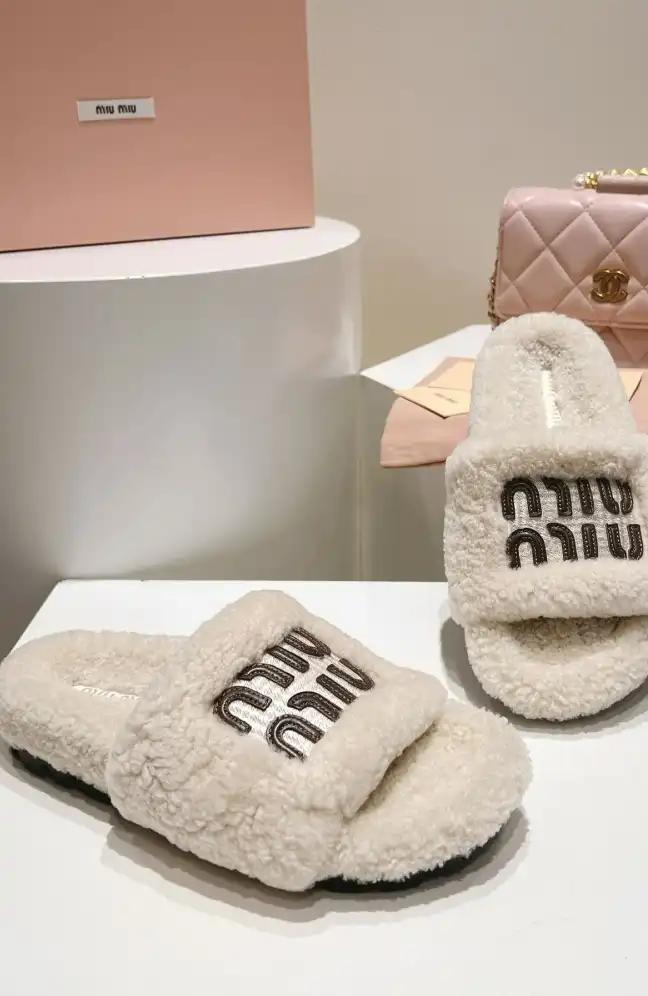 hype Miu Miu Slippers