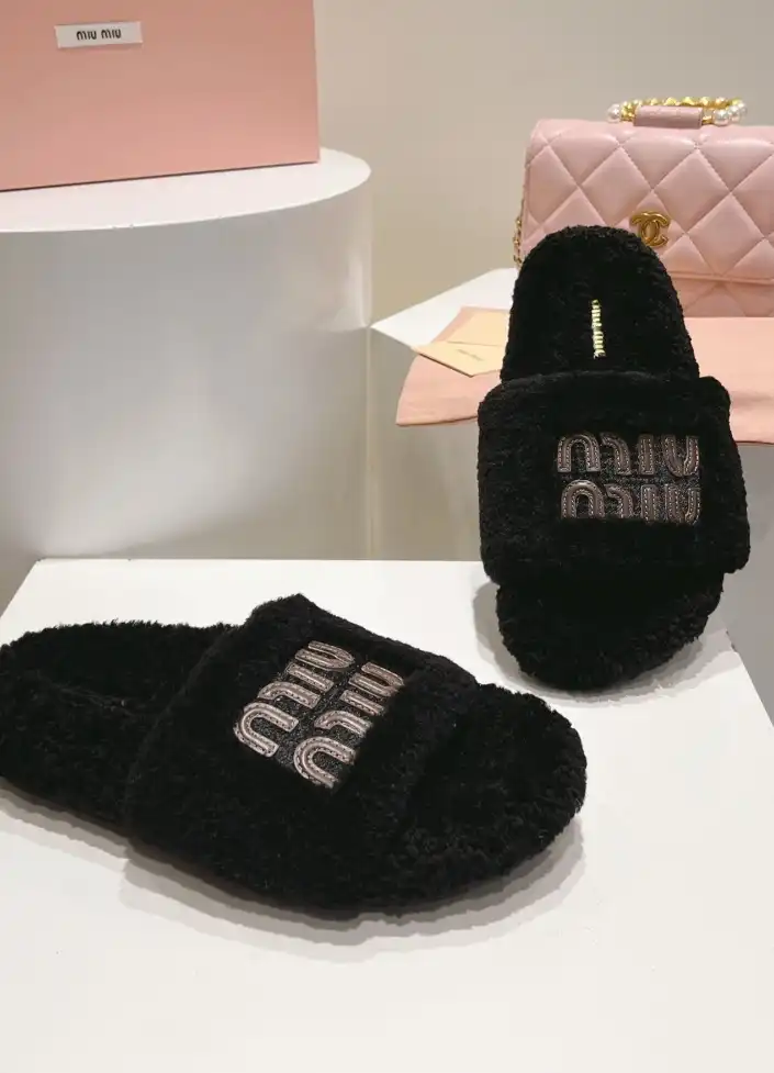 hype Miu Miu Slippers