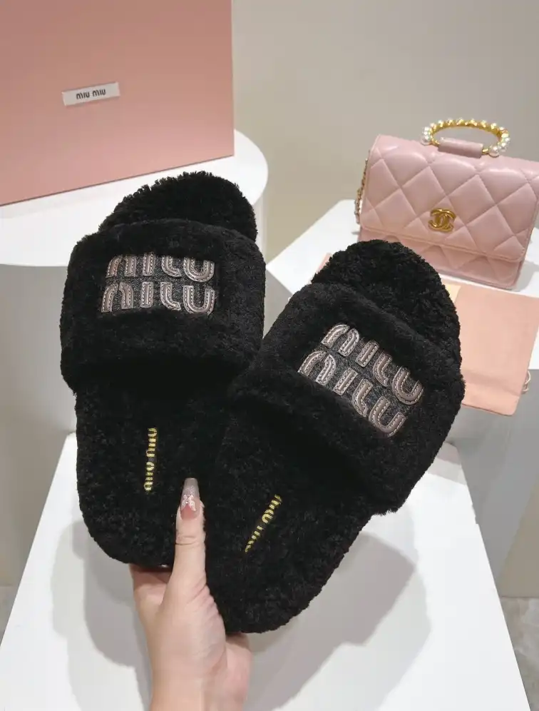 hype Miu Miu Slippers