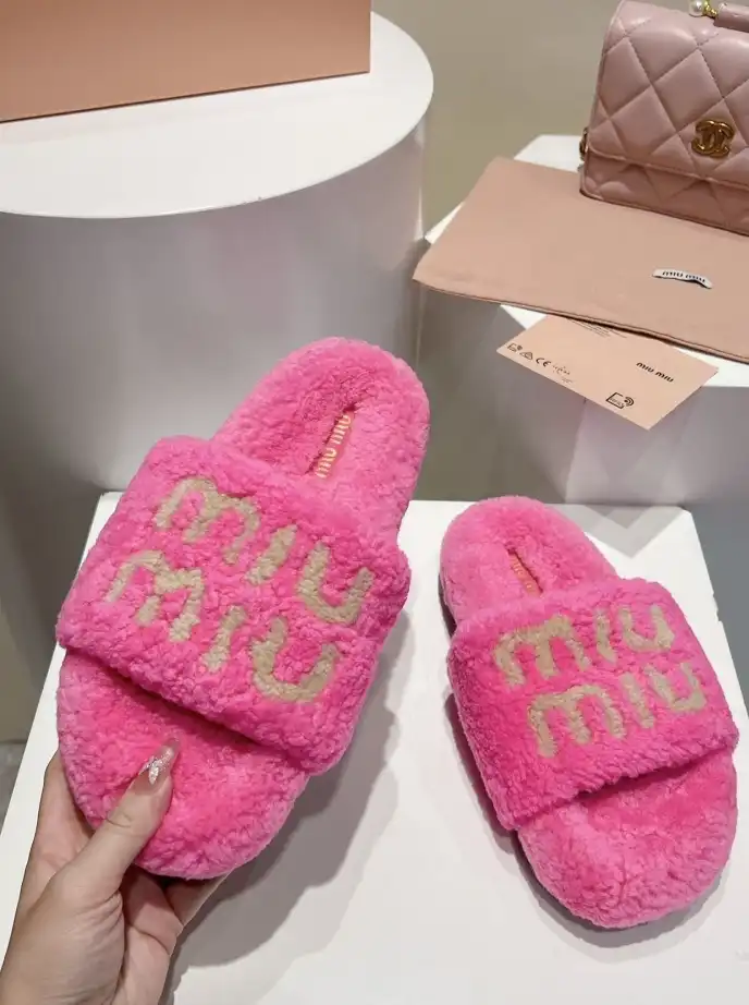 hype Miu Miu Slippers