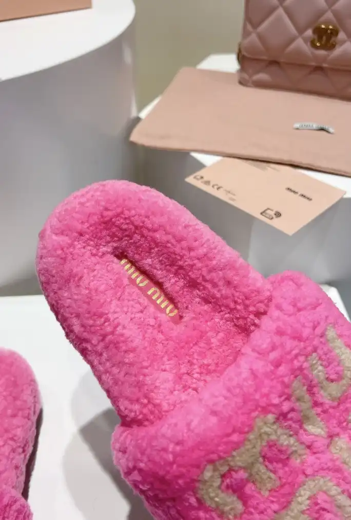 hype Miu Miu Slippers