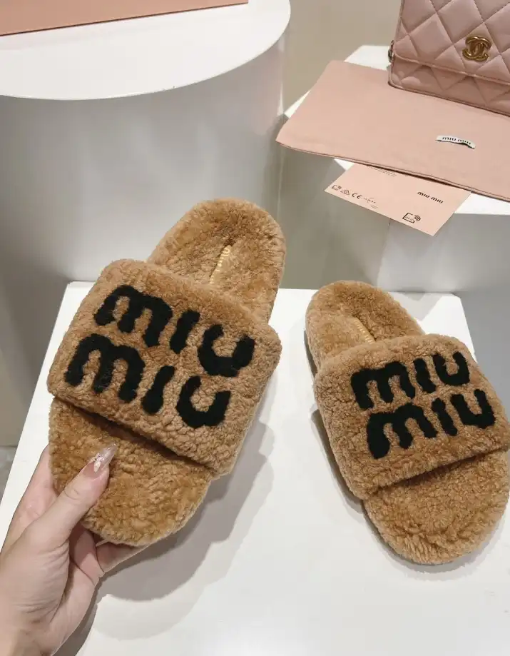 hype Miu Miu Slippers