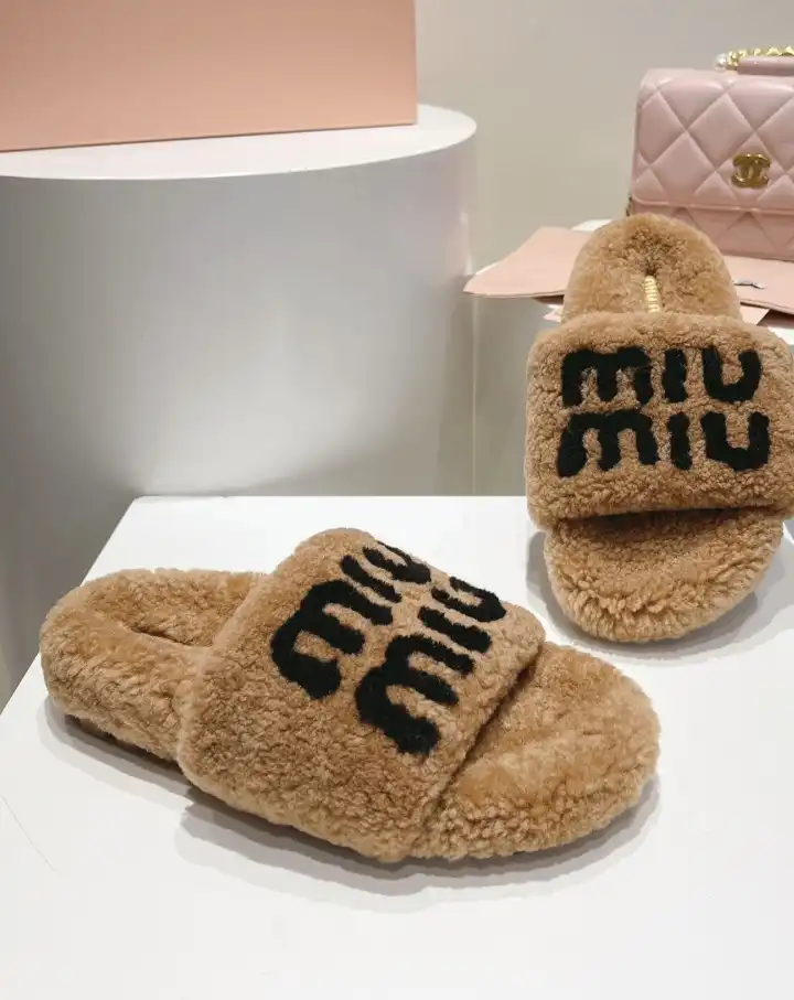 hype Miu Miu Slippers