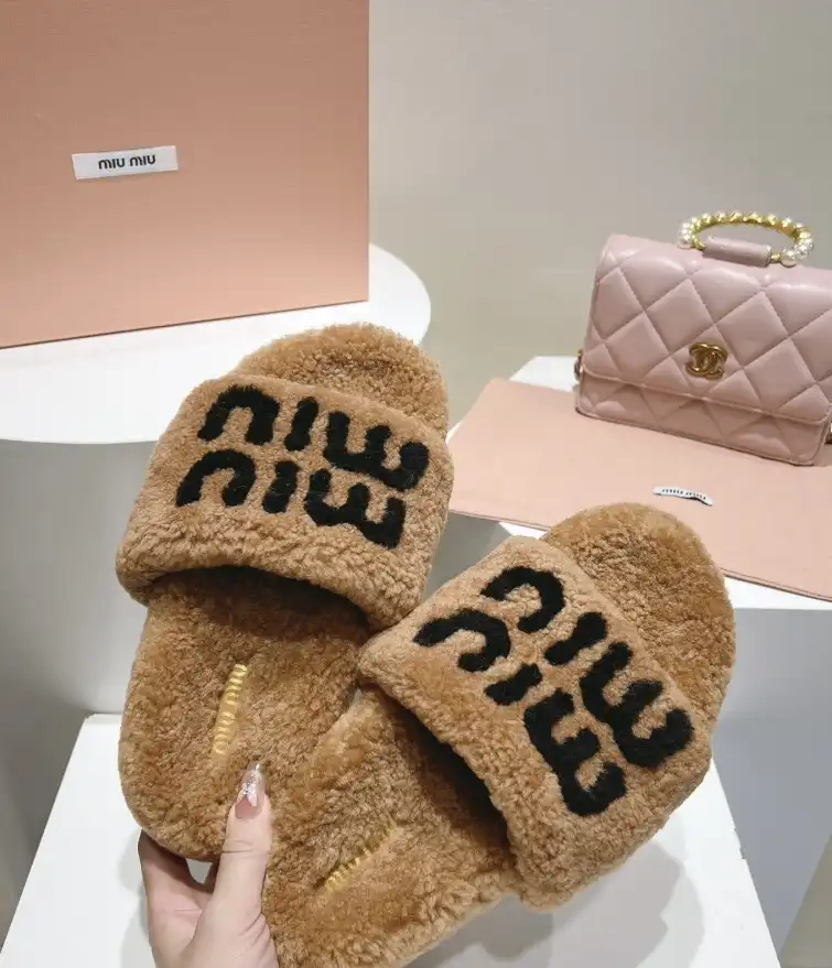 hype Miu Miu Slippers