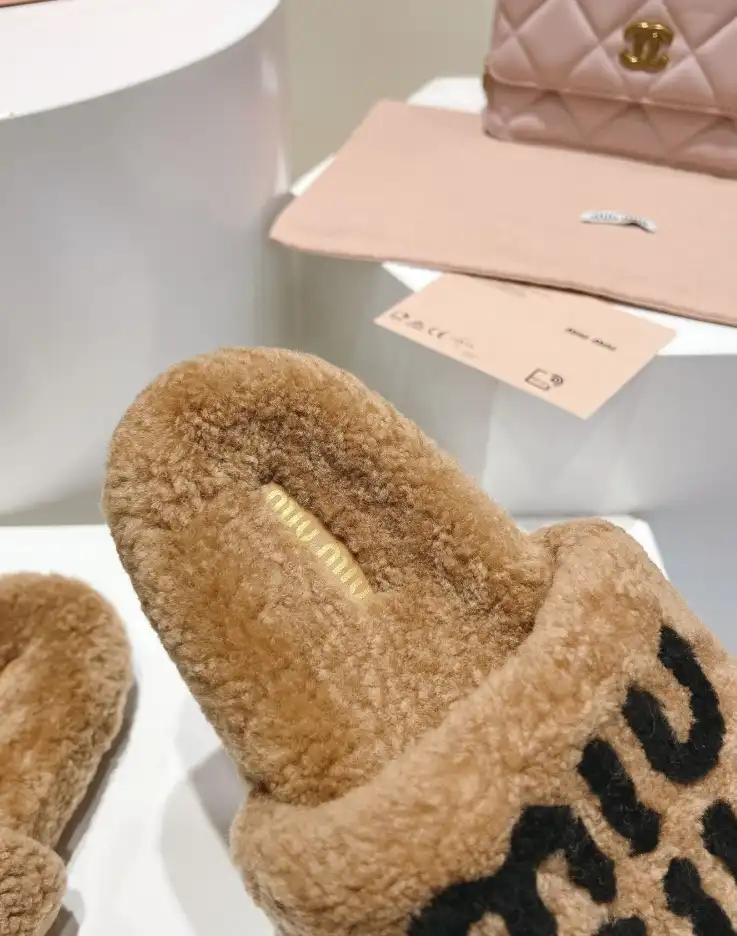 hype Miu Miu Slippers