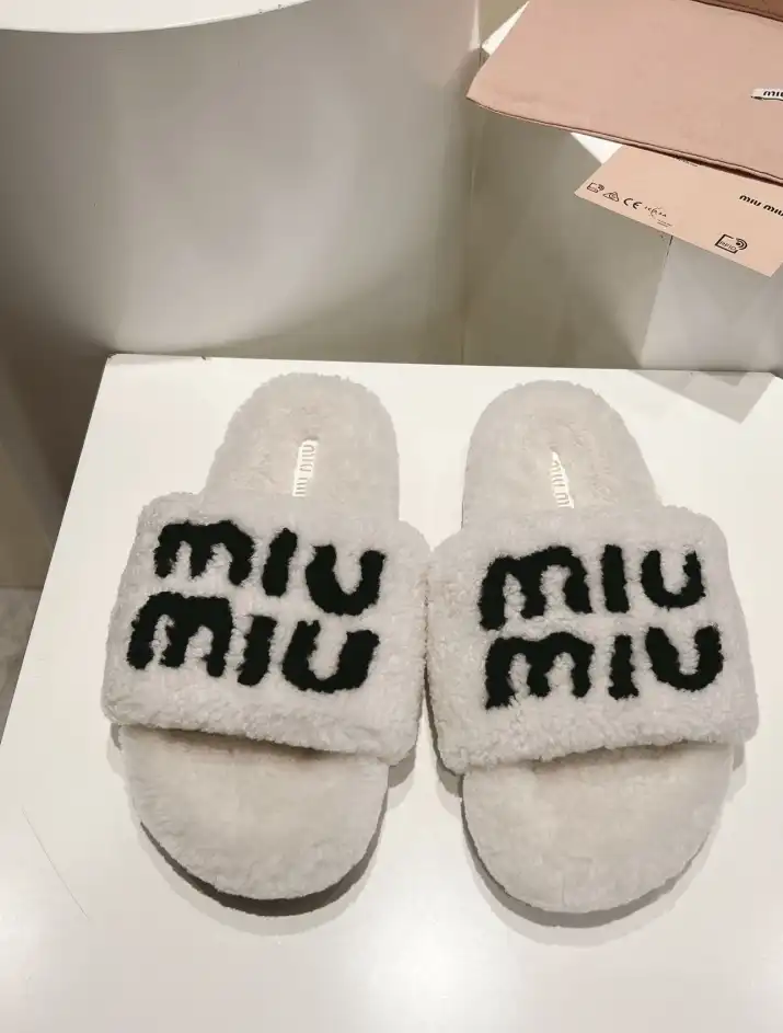 hype Miu Miu Slippers