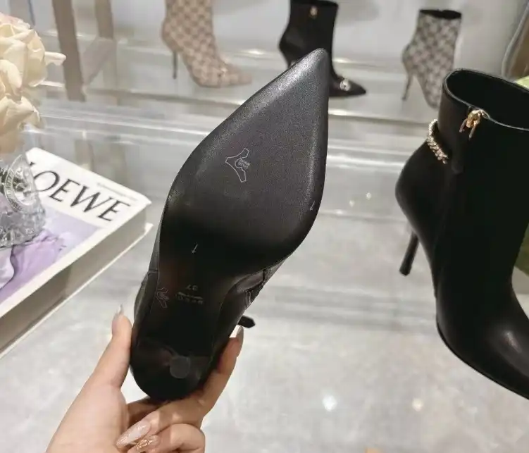 hype Gucci Boots