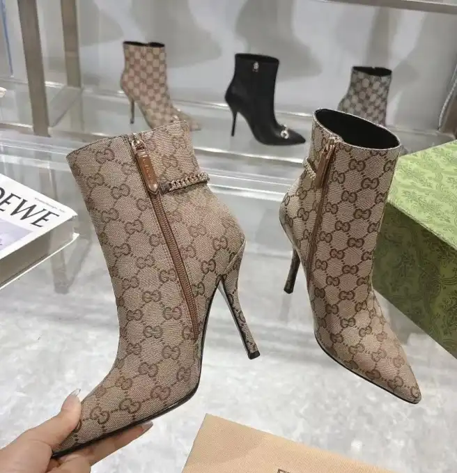 hype Gucci Boots