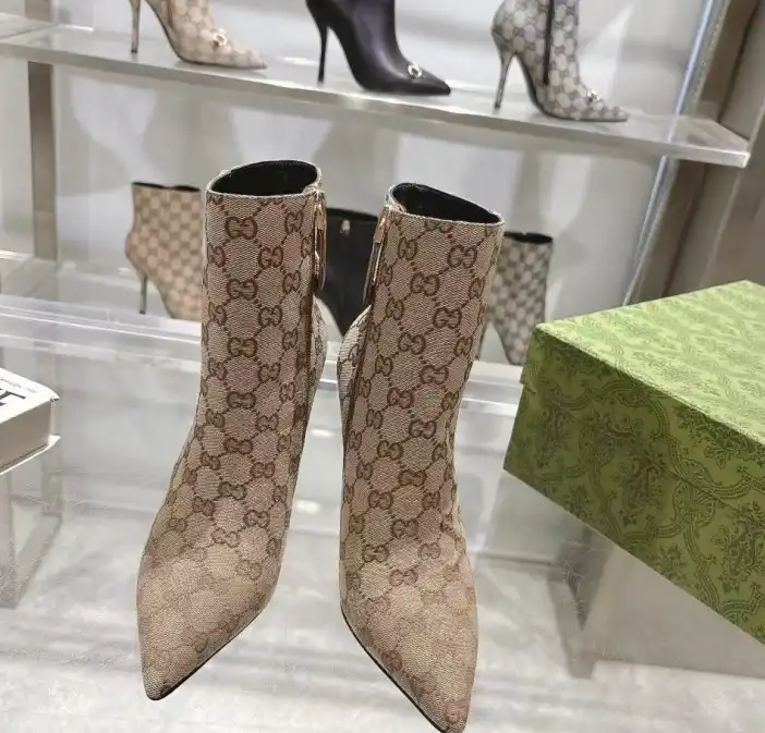 hype Gucci Boots