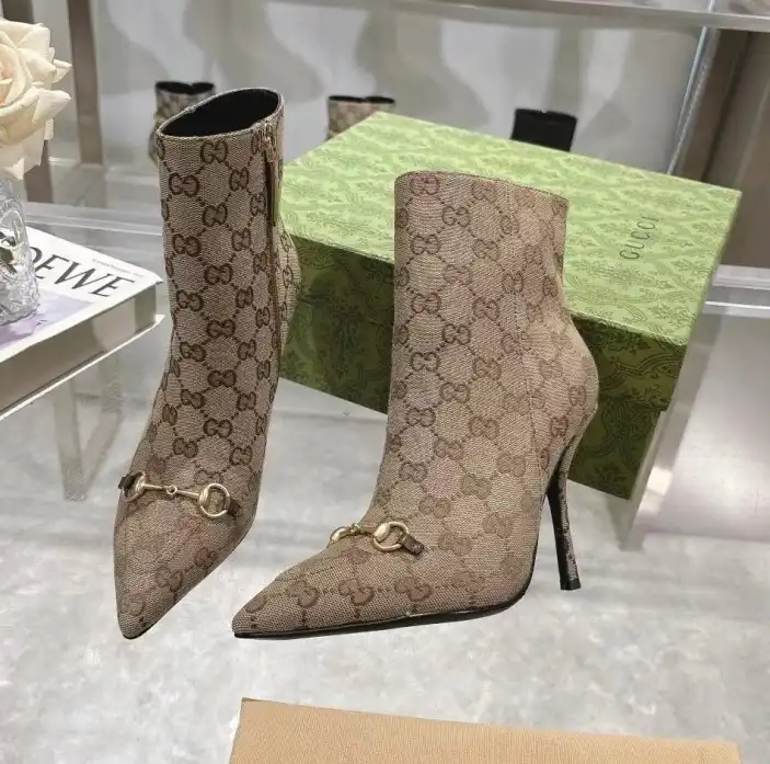 hype Gucci Boots