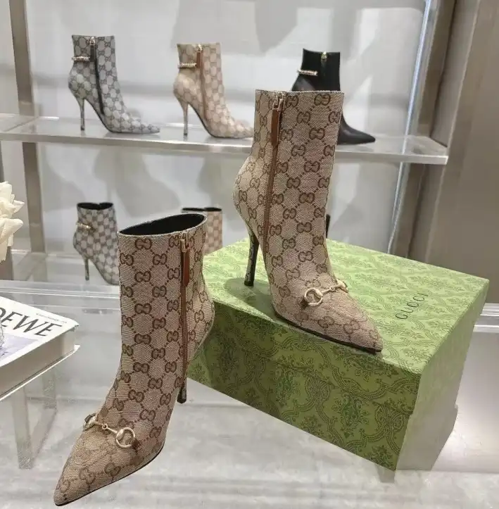 hype Gucci Boots