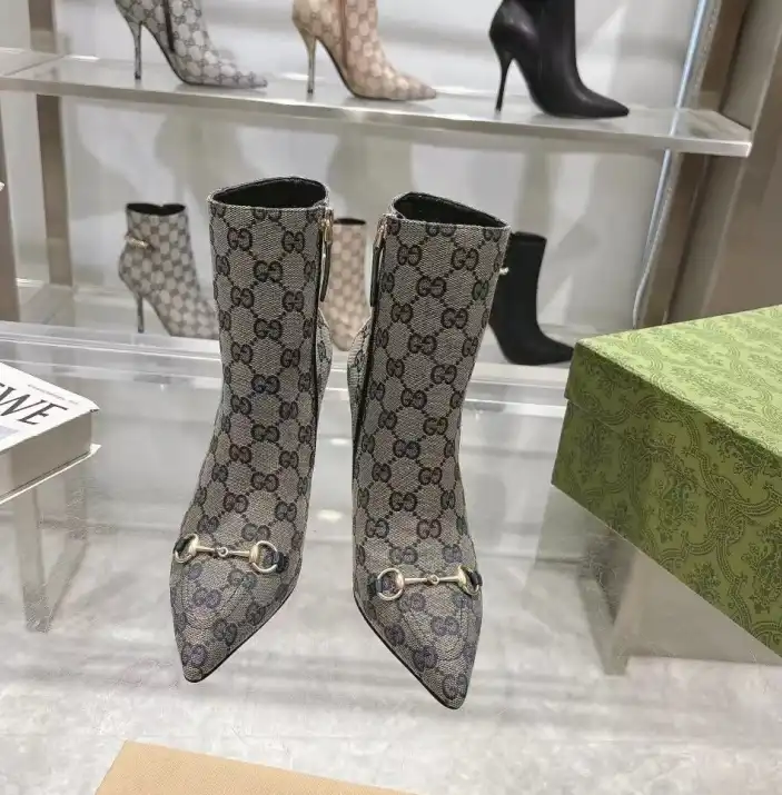 hype Gucci Boots