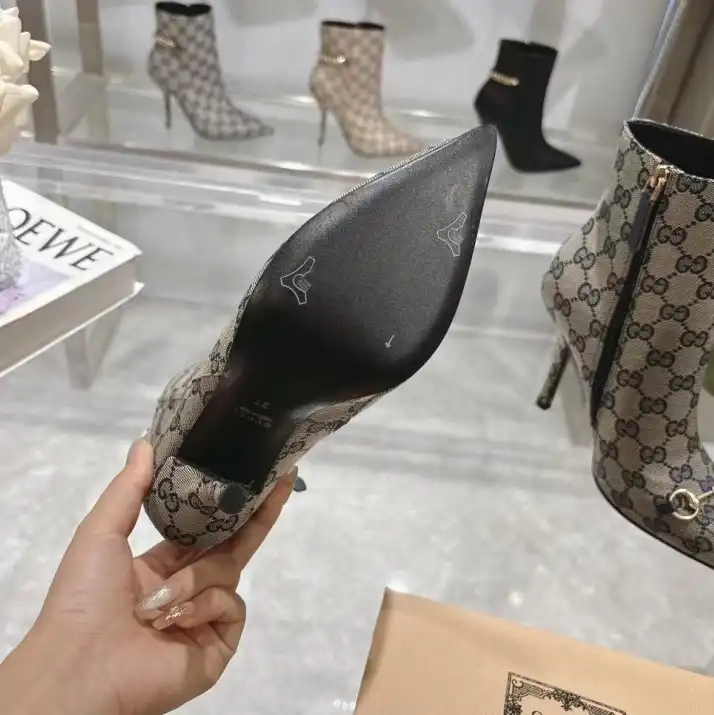 hype Gucci Boots