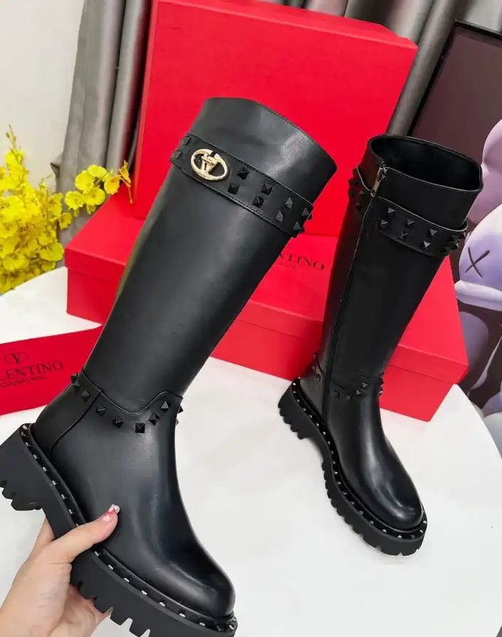 hype Valentino Boots