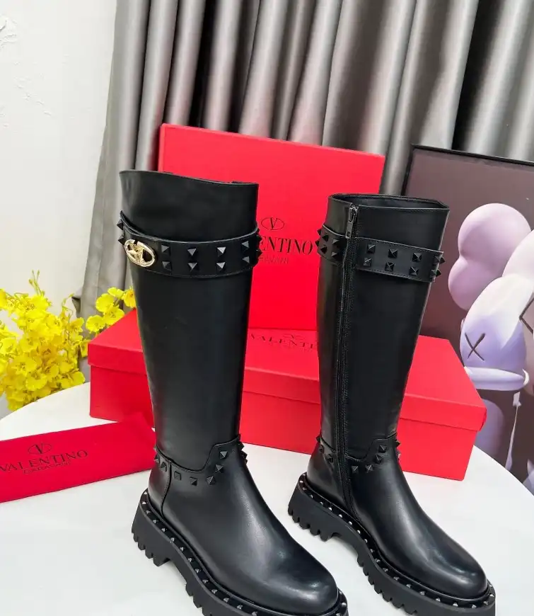 hype Valentino Boots