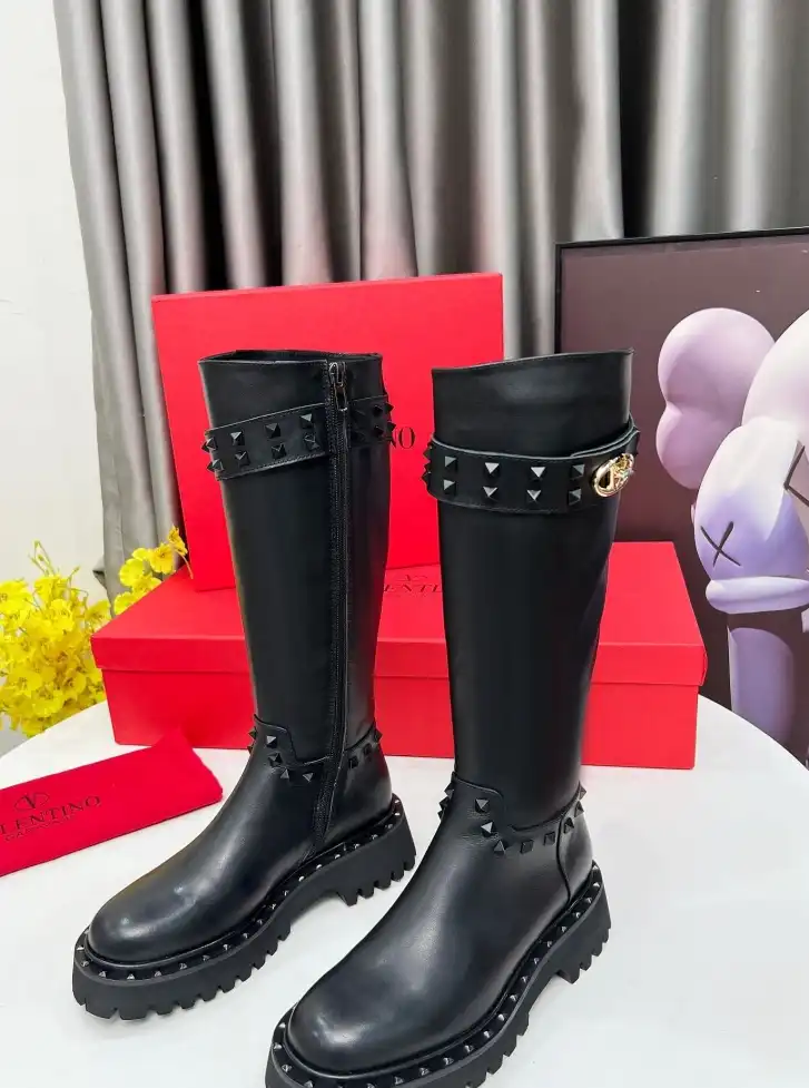 hype Valentino Boots