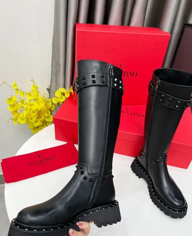 hype Valentino Boots