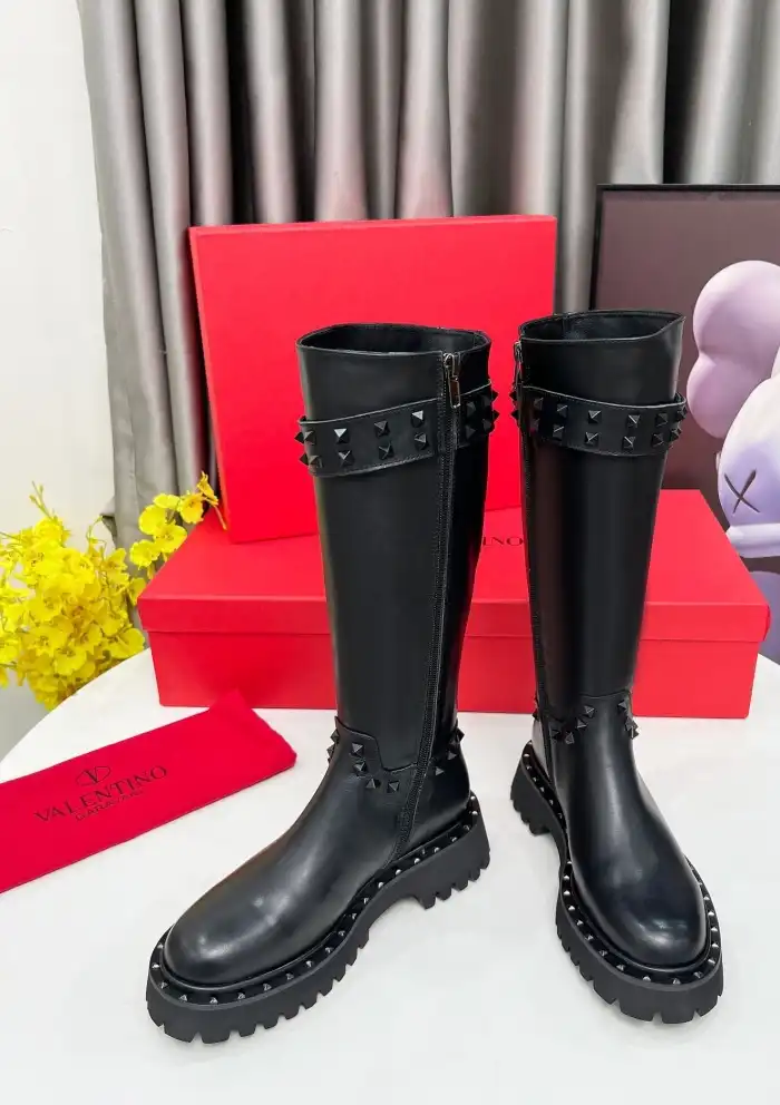 hype Valentino Boots