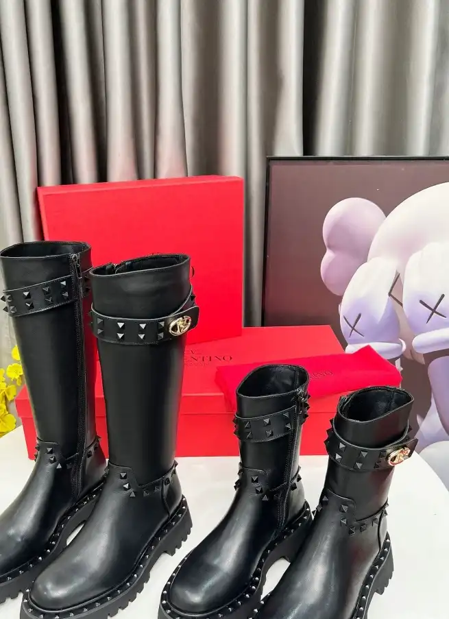 hype Valentino Boots