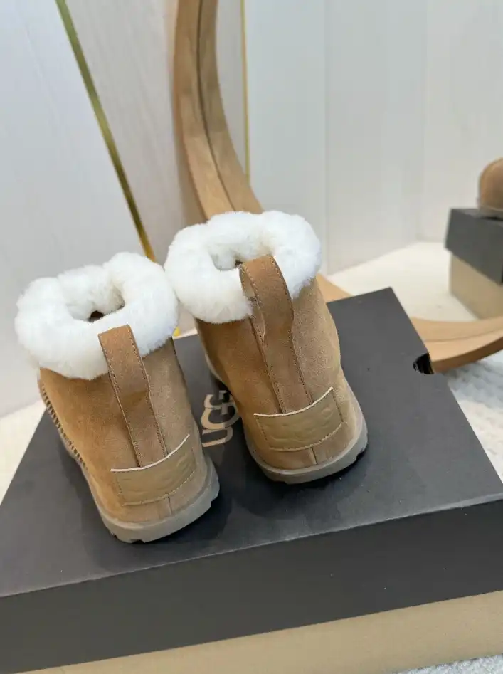 hype UGG Slippers