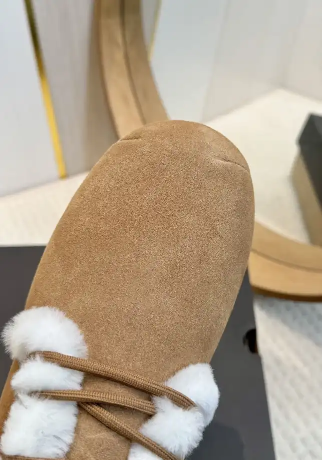 hype UGG Slippers